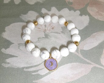 14k Gold Filled und Howlith mit Anhänger Perlenarmband - Lila Mond Anhänger