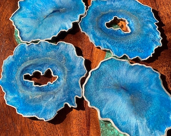Beautiful Sky Blue Geode Coasters, Set of 4 Coasters, Sky Blue and Silver Coasters