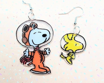 Snoopy in space earrings. Snoopy and Woodstock as astronauts.