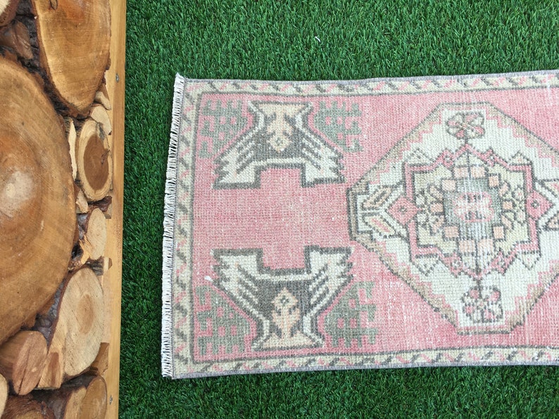 1'6''x2'10'' Vintage Turkish Mat Rug,pale Colors Worn Low Pile Oushak
