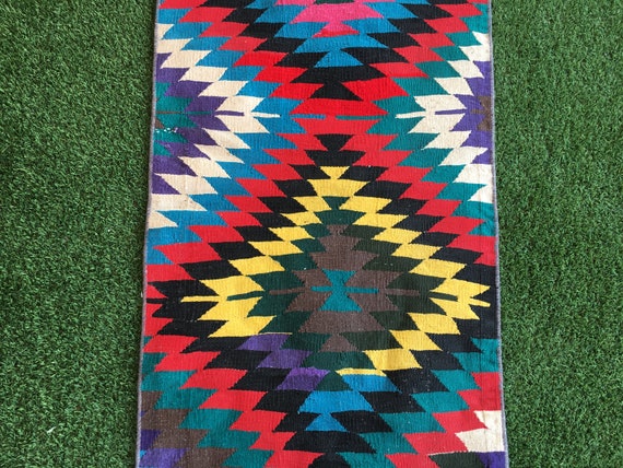 ヴィンテージ トルコ キリム ラグ ランナー：カラフルな幾何学模様の