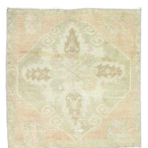 Vintage Turkish Bath Mat 2.2x2.3 ft – Pink Green Neutral Oushak