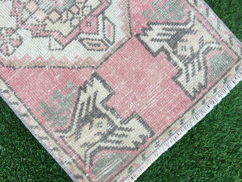 1'6''x2'10'' Vintage Turkish Mat Rug,pale Colors Worn Low Pile Oushak