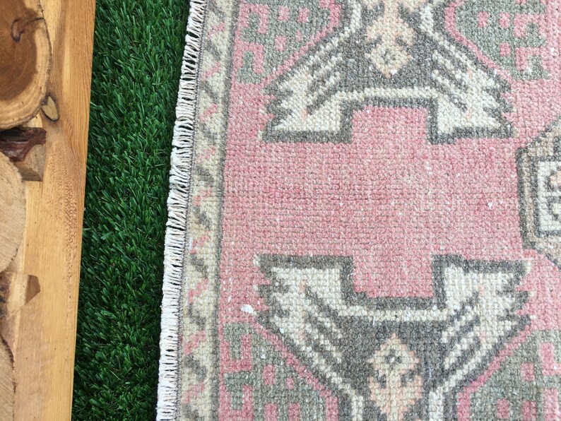 1'6''x2'10'' Vintage Turkish Mat Rug,pale Colors Worn Low Pile Oushak