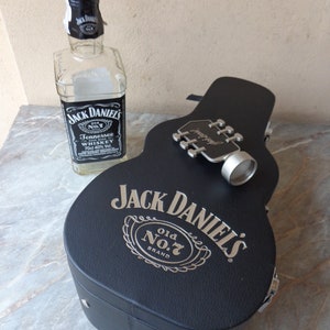 Rare Whisky Jack Daniels Old No 7 Limited Europa Edition Collectable Leather Guitar Case Box & Bottle Stopper