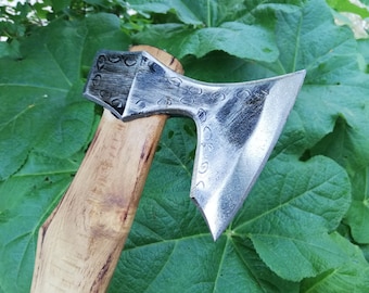 CUSTOM HAND FORGED DAMASCUS STEEL VIKING BEARDED CAMPING HATCHET