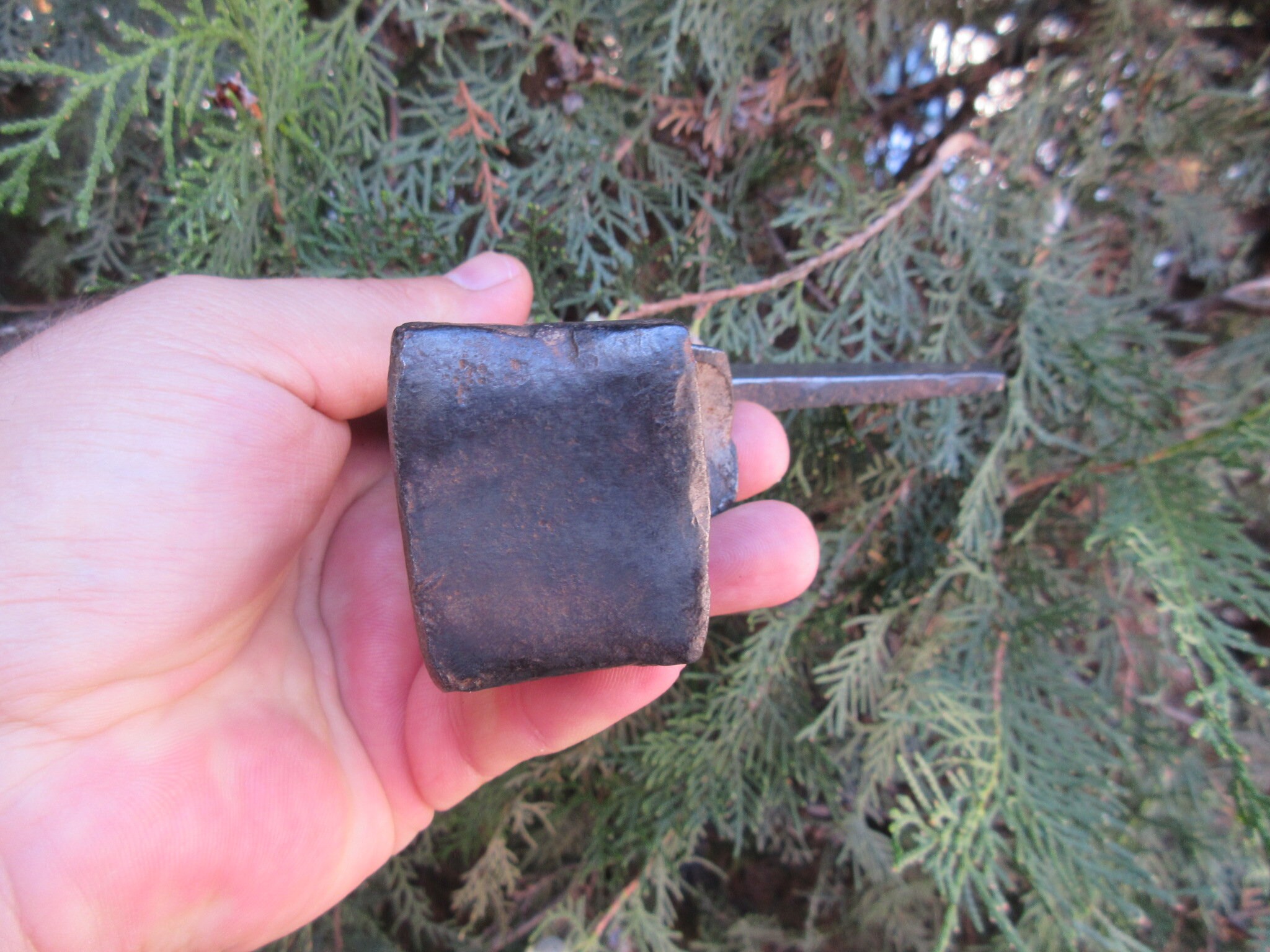 Petite Hachette Ancienne Forgée à Main Vintage Style Viking - Tête De Hache Barbue Tomahawk - Origine Bulgarie, Antique Original