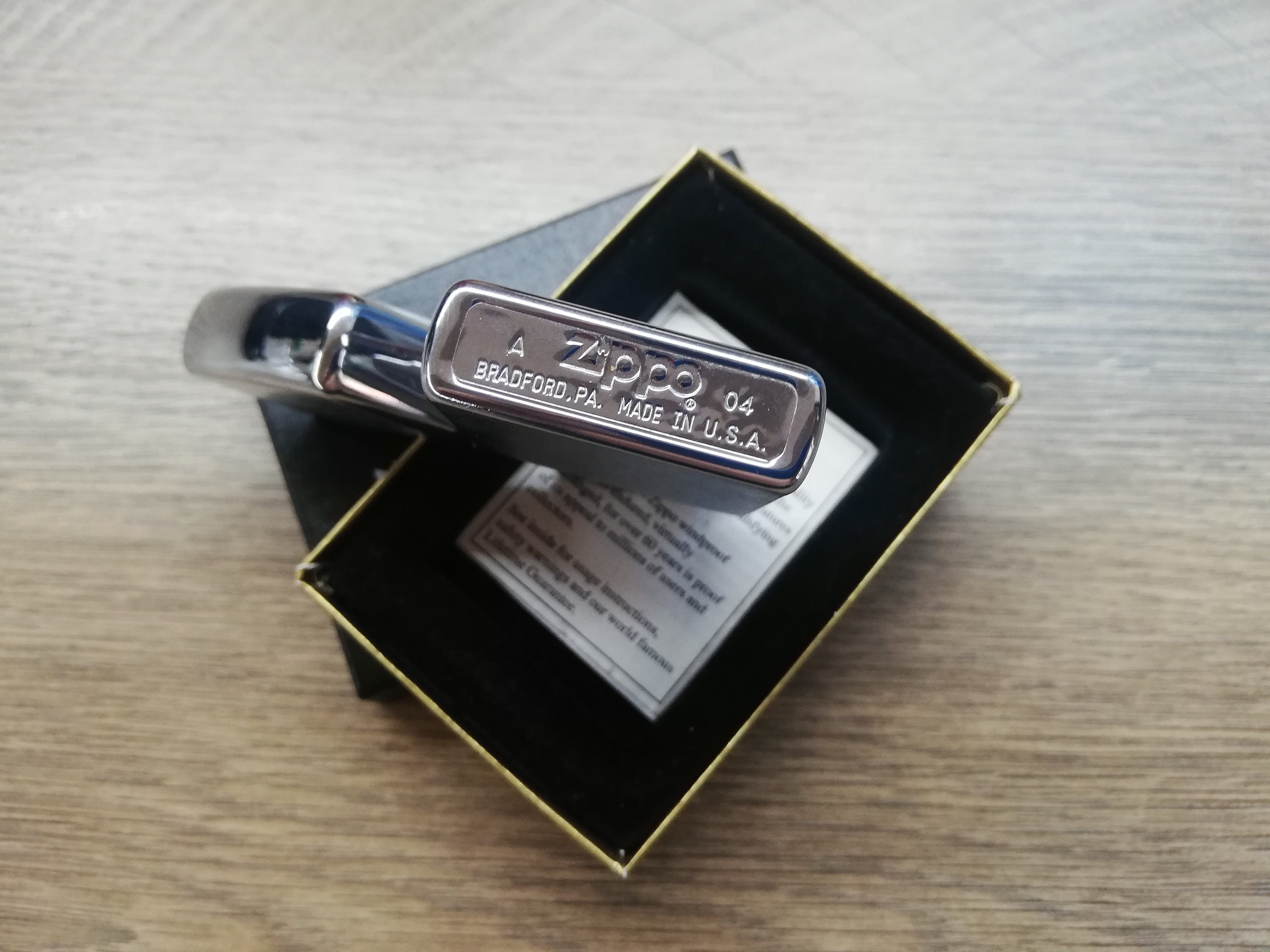 新品❤04A`Zippoマルボロ❤スイス限定❤SPEAK YOUR MIND❤ Vintage 2004 Zippo Lighter: Swiss Marlboro Speak Your Mind Promo
