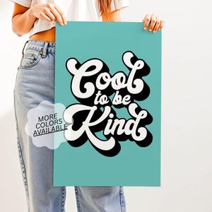 Arte mural imprimible "Cool to Be Kind": póster tipográfico retro de los 70, impresión con cita positiva para habitación infantil, decoración de aula y sala de estar.