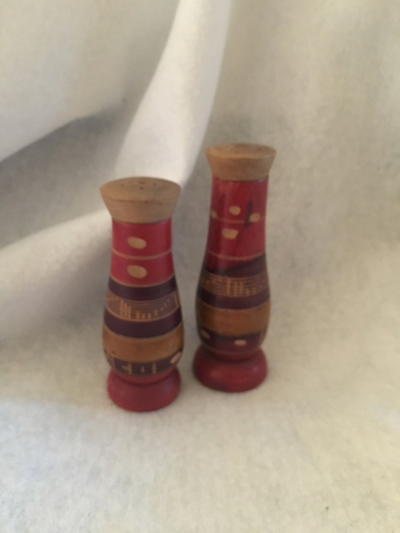 FREE SHIPPING Vintage 1960\u2019s Mexican Salt and Pepper Shakers Wooden