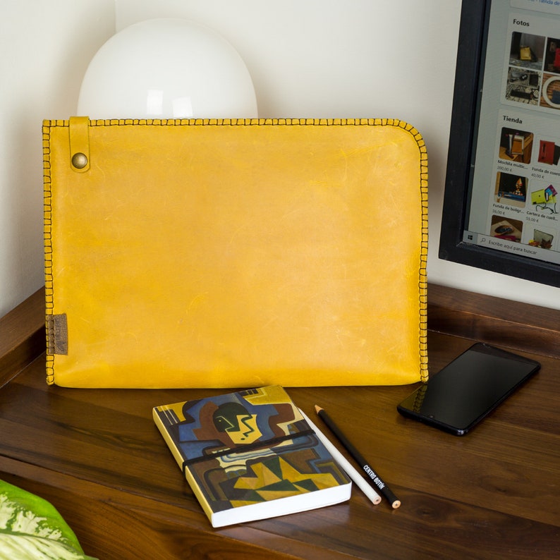 Yellow Manufacturer regenerated product leather briefcase stylish practical wholesale and