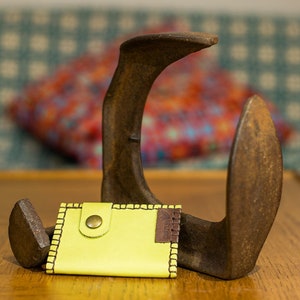 Porte-cartes en cuir vert citron, gai et audacieux
