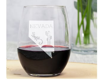 State of Nevada Engraved 15oz Stemless Wine Glass, Custom Engraved NV US State Wine Glasses with Personalized Option
