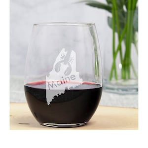 State of Maine Engraved 15oz Stemless Wine Glass, Custom Engraved ME US State Wine Glasses with Personalized Option