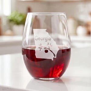 State of Georgia Engraved 15oz Stemless Wine Glass, Custom Engraved US State Wine Glasses with Personalized Option