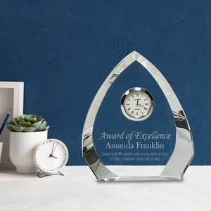 Ravanox Personalized 5 1/2" Clear Crystal Arch Desk Clock, Custom Engraved Glass Clock for Employee Appreciation, Retirement, Awards
