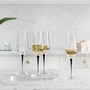 Copas de champán personalizadas Orrefors Metropol para boda / Juego de 2 copas de champán de cristal de 9 oz con grabado personalizado para novios imagen 6