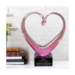 Ravanox Personalized 9&quot; Pink Glass Heart Award Statue, Custom Engraved Pink Heart Art Glass Sculpture for Breast Cancer Awareness, Survivors