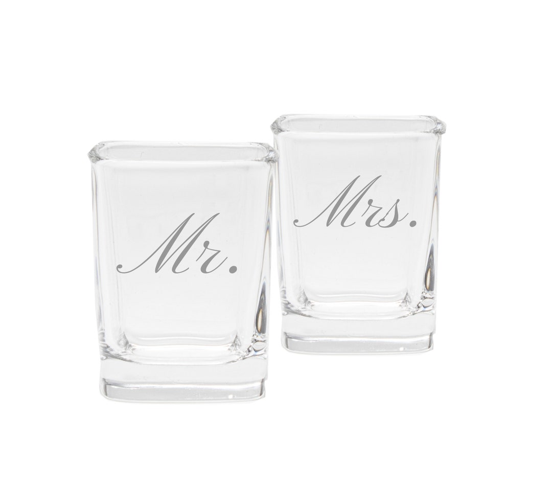 Personalized 2.5ozsquareshotglasses Set of 2 / Custom Bride & Groom
