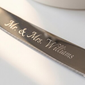 Vera Wang Personalized Love Knots Silver Wedding Cake Cutting Set, Custom Engraved Wedding Cake Knife and Server Set for Bride and Groom Bild 9