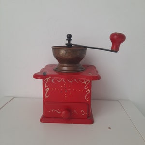 Vintage Coffee Grinder/ Antique / Retro