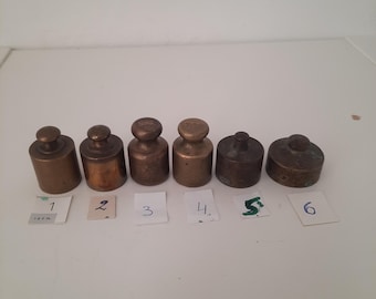 ¡¡¡UNO!!! Pesa pequeña de latón macizo vintage de 100 g para báscula / Pesas de latón para báscula / Pesa para báscula con sello distintivo / pisapapeles coleccionable