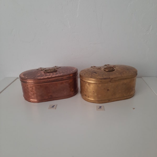 ONE! Vintage Hammered Copper Jewelry box with Hinged lid / brass copper container / Sugar box / Brass Housewares / home décor /