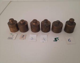 ¡¡¡UNA!!! Pesa vintage pequeña de latón macizo de 100 g para báscula / Pesas de latón para báscula / Pesa para báscula con sello distintivo / Pisapapeles coleccionable