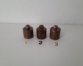 ¡¡¡UNO!!! Pesa pequeña de latón macizo vintage de 100 g para báscula / Pesas de latón para báscula / Pesa para báscula con sello distintivo / pisapapeles coleccionable