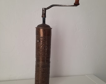 Vintage Pepper Salt Spice Grinder.Vintage Brass and metal Pepper Mill Grinder / Grinder / Handmade Kitchen Apothecary Herbal pestle Mortar