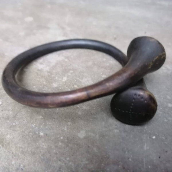 Vintage brazelet hand made of iron original from himalayan tribes of Nagaland.