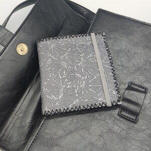 Cartera negra / Cartera sostenible / Cartera reciclada / cartera eco / cartera minimalista / billetera compacta / cartera mujer