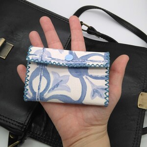 Monedero reciclado / Monedero azul / Monedero hecho a mano / Monedero pequeño / Monedero original / Monedero tarjetero / Monedero unisex