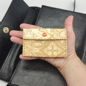 Monedero reciclado / Monedero amarillo ocre / Monedero hecho a mano / Monedero pequeño / Monedero original / Monedero tarjetero / unisex