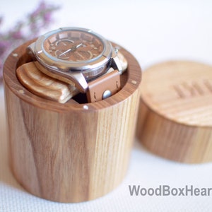 Boîte à montres en bois Boîte à montres en bois Boîte à montres personnalisée Rangement pour montres Organiseur de montres Support pour une montre Boîte cadeau montre Boîte à montres unique