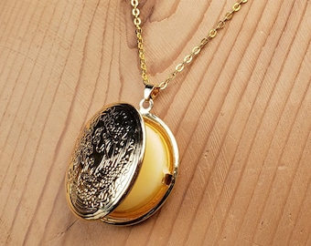 Tropical Breeze Solid Perfume Locket Necklace