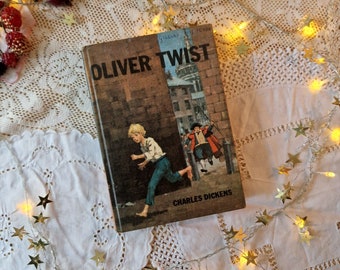 Oliver Twist by Charles Dickens. Bancroft Classics Hardback 