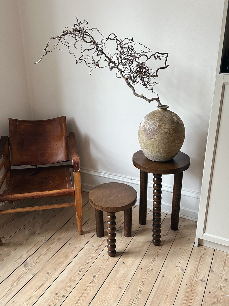 Piloti Side Table, Handmade Coffee Table, Modern Side Table, Wooden Coffee Table, Three-legged Stool, Plant Stand, Minimal Home Decor zdjęcie 9