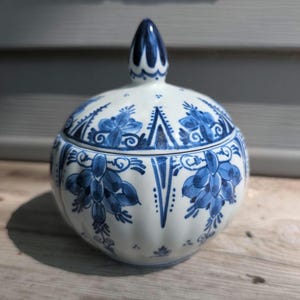 1970s Porceleyne de Fles,Royal Delft, Blue and White Porcelain, 1979s Delftware, Delft lidded dish, Hand painted Royal Delft, Vintage Delft