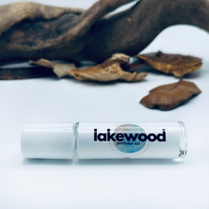 LAKEWOOD  PERFUME OIL /  Fresh  Scent /Woody /Floral  / Rustic /Roll on