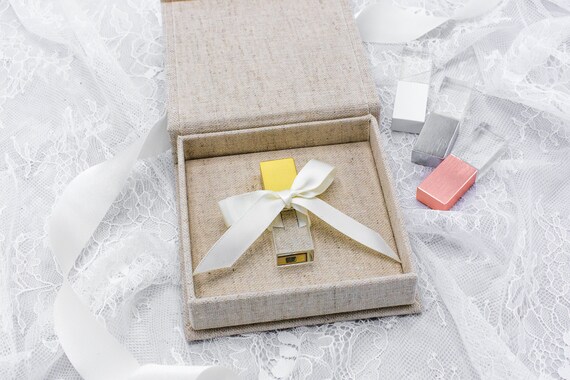 Boîte de avoine lin avoine de | USB Box | Rubans de couleur blanc cassé | Flash Drive emballage | Photographe de cadeaux pour les Clients 95dd7b Boîte de avoine lin avoine de | USB Box | Rubans de couleur blanc cassé | Flash Drive emballage | Photographe de cadeaux pour les Clients 95dd7b