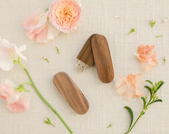 Memoria USB 3.0 de madera de nogal de alta velocidad / Corte redondo con pivote / Memoria USB para bodas / 8 GB / 16 GB / 32 GB / 64 GB / Grabada
