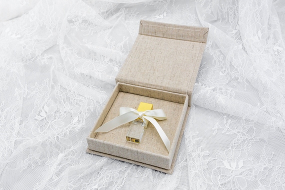 Boîte de avoine lin avoine de | USB Box | Rubans de couleur blanc cassé | Flash Drive emballage | Photographe de cadeaux pour les Clients 95dd7b Boîte de avoine lin avoine de | USB Box | Rubans de couleur blanc cassé | Flash Drive emballage | Photographe de cadeaux pour les Clients 95dd7b