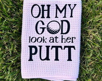 "Lustiges rosa Golftuch: ""Oh mein Gott, schau auf ihren Putt"" - Neuheit Golf Geschenk."