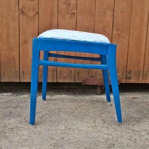 Wooden stool vintage upholstered stool DIY made of upholstered chair *TranSeat* make your own project with pimp-factory.de
