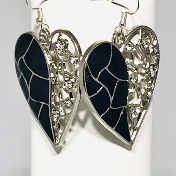 Statement Art Déco, Drop / Boucles d’oreilles Dangle Made with Asymetrical Black Hearts Statement Art Déco, Drop / Boucles d’oreilles Dangle Made with Asymetrical Black Hearts Statement Art Déco, Drop / Dangle Earrings Made with Asymetrical Black