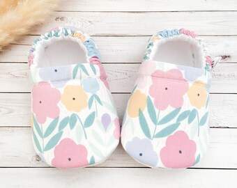 SPRING FLORAL baby booties, slippers, crib shoes, soft sole, moccasins, baby shoes, toddler shoes
