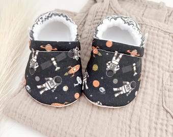 Handmade Outer Space Baby Booties: Astronaut Crib Shoes