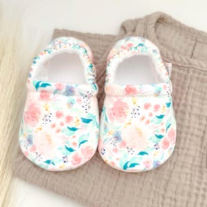 SUMMER FLORAL baby booties, slippers, crib shoes, soft sole, moccasins, baby shoes