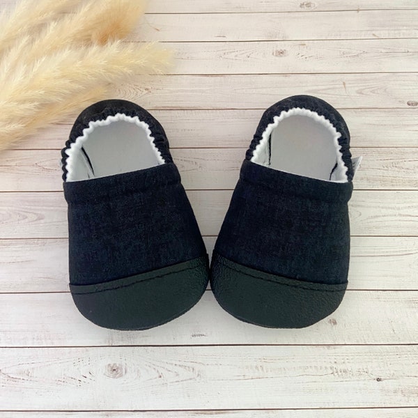 BLACK baby booties, slippers, crib shoes, soft sole, moccasins, baby shoes
